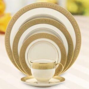LENOX “WESTCHESTER“ Fine China 24K Border, 5 Piece Place Setting w GOLD STAMPS!